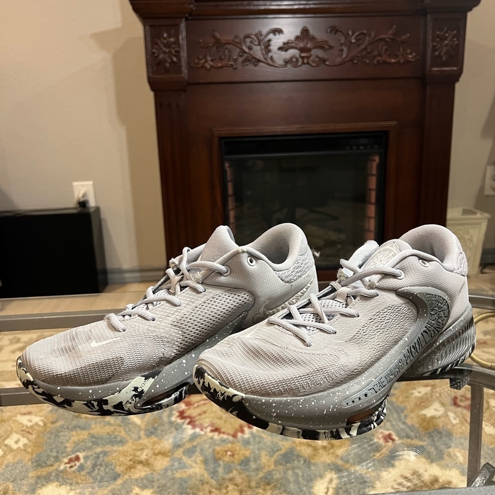 Nike Light Silver Gray Tennis Shoes - Picture 6 of 14